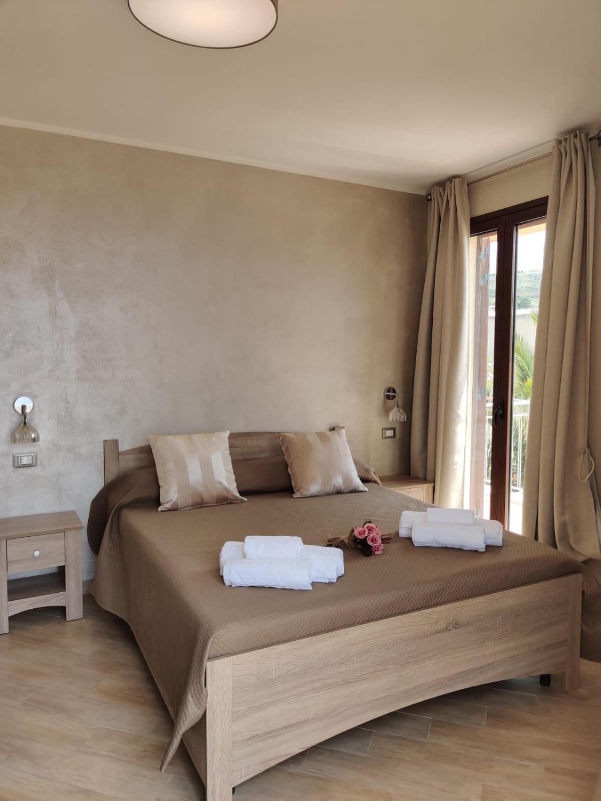 Bed and Breakfast Raggi Di Sole à Custonaci Extérieur photo